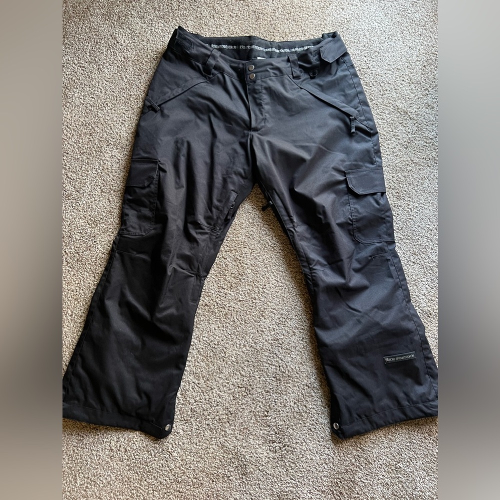 Womens RIDE snowboarding pants, size XL.